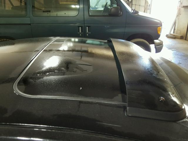 3VWDD21C2YM491946 - 2000 VOLKSWAGEN NEW BEETLE 黑色 照片 9