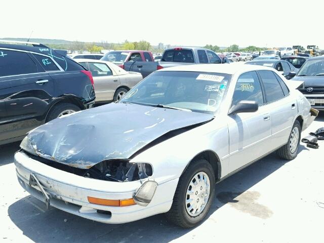 4T1SK12E0NU125044 - 1992 TOYOTA CAMRY LE SILVER photo 2