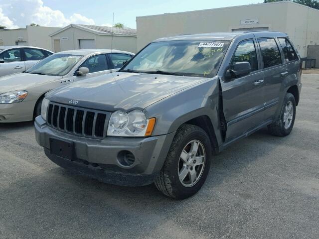 1J8GR48K57C628882 - 2007 JEEP GRAND CHER GRAY photo 2