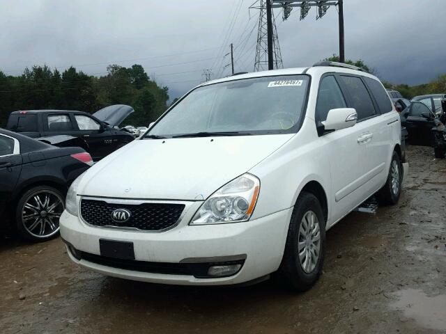 KNDMG4C75E6542163 - 2014 KIA SEDONA LX WHITE photo 2