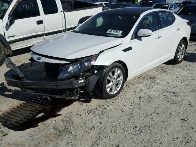 5XXGN4A72DG127856 - 2013 KIA OPTIMA EX WHITE photo 2