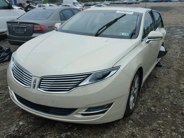 3LN6L2J99FR609991 - 2015 LINCOLN MKZ BEIGE photo 2