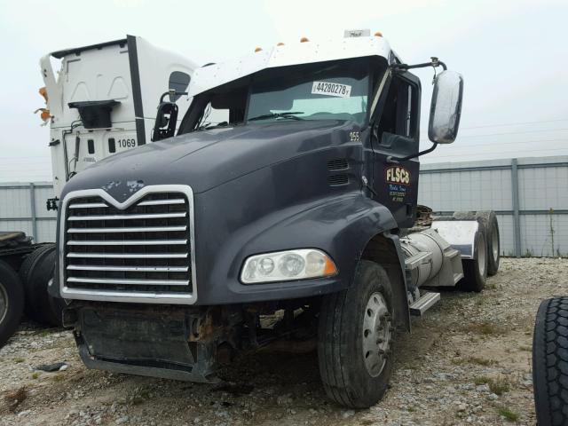 1M1AW07Y68N001456 - 2008 MACK 600 CXU600 GRAY photo 2