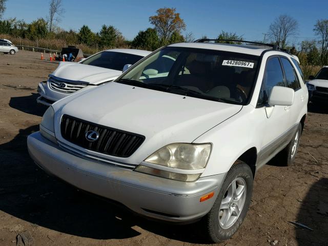 JTJHF10UX10225003 - 2001 LEXUS RX WHITE photo 2