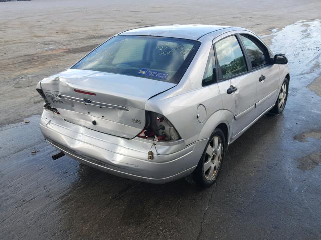 1FAFP38361W269632 - 2001 FORD FOCUS ZTS SILVER photo 4