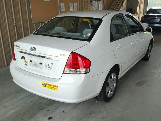 KNAFE221595654552 - 2009 KIA SPECTRA WHITE photo 4