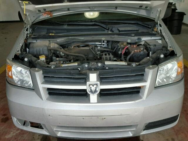 2D4RN4DE0AR356318 - 2010 DODGE GRAND CARA SILVER photo 7