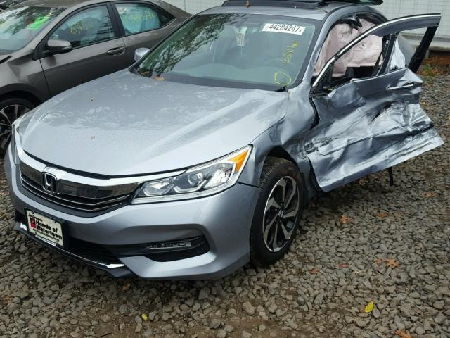 1HGCR2F85HA015368 - 2017 HONDA ACCORD EXL SILVER photo 2