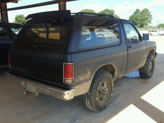 1GNCT18Z3N0109435 - 1992 CHEVROLET BLAZER S10 BLACK photo 4