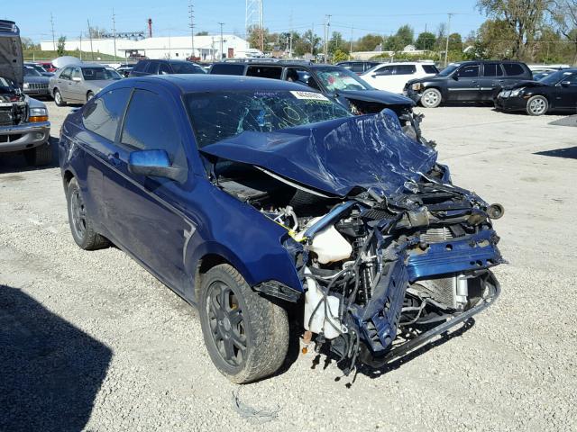 1FAHP33N98W264548 - 2008 FORD FOCUS SE BLUE photo 1