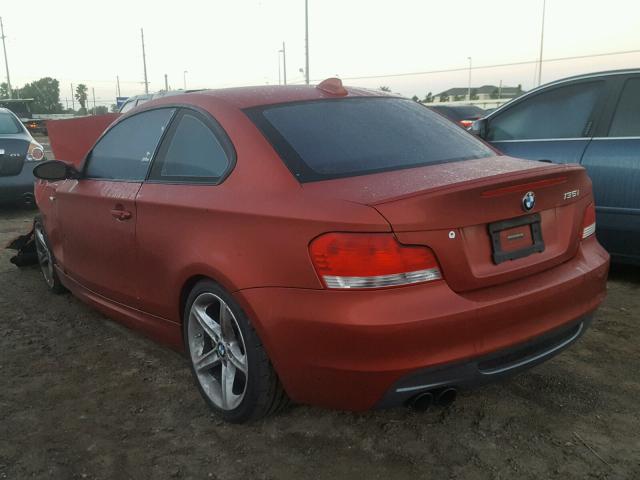 WBAUC73579VK79632 - 2009 BMW 135 RED photo 3