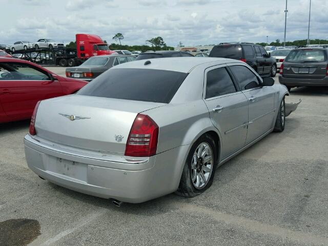 2C3LA63H06H114717 - 2006 CHRYSLER 300C SILVER photo 4