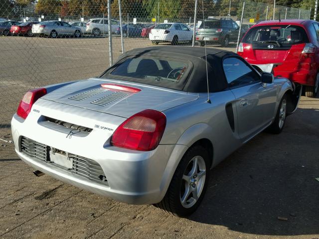 JTDFR320XY0009525 - 2000 TOYOTA MR2 SILVER photo 4