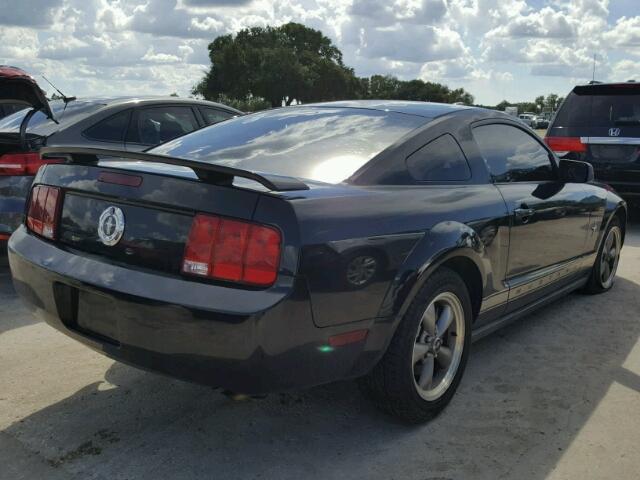 1ZVFT80N865118124 - 2006 FORD MUSTANG BLACK photo 4