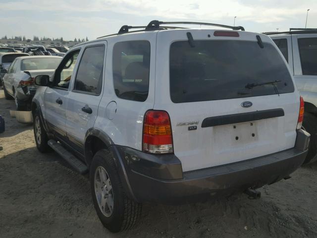 1FMYU931X3KE08977 - 2003 FORD ESCAPE XLT WHITE photo 3