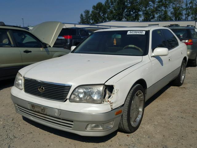 JT8BH28F1Y0174871 - 2000 LEXUS LS 400 WHITE photo 2