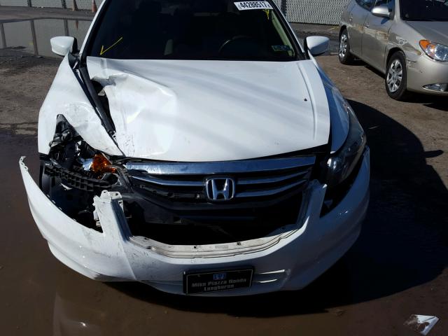 1HGCP2F4XCA174270 - 2012 HONDA ACCORD LXP WHITE photo 7