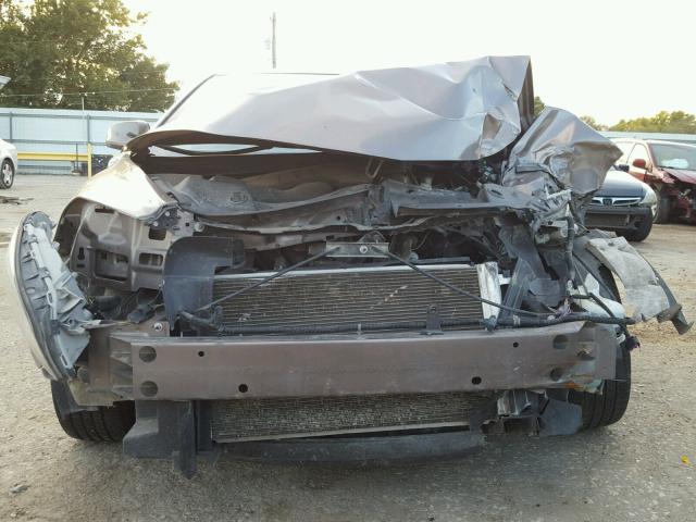 1G1ZC5E08AF321747 - 2010 CHEVROLET MALIBU 1LT ნაცრისფერი ფოტო 9