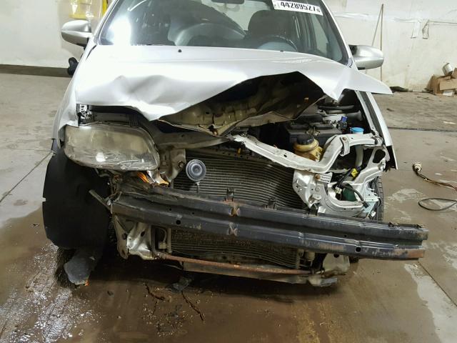 KL1TD626X5B343018 - 2005 CHEVROLET AVEO BASE ვერცხლისფერი ფოტო 9