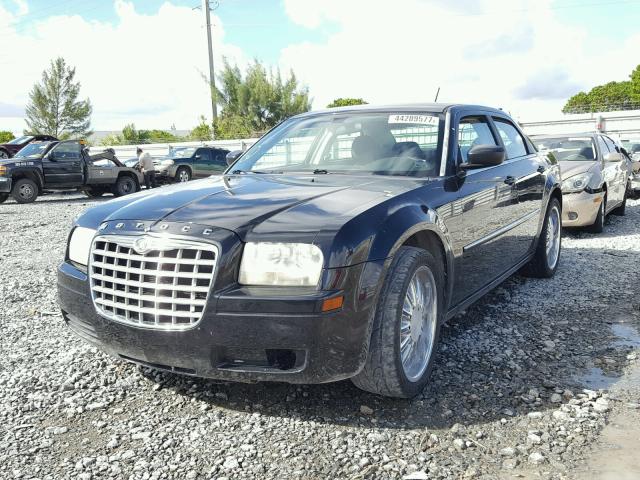 2C3KA43R58H208605 - 2008 CHRYSLER 300 LX BLACK photo 2