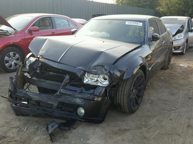 2C3LA73W46H451265 - 2006 CHRYSLER 300C SRT-8 BLACK photo 2