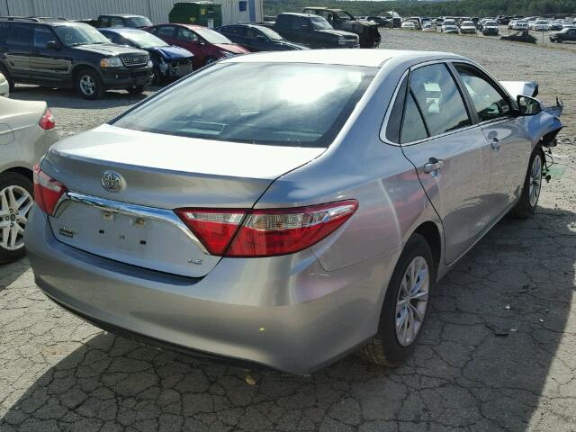 4T1BF1FK3GU155890 - 2016 TOYOTA CAMRY LE ვერცხლისფერი ფოტო 4