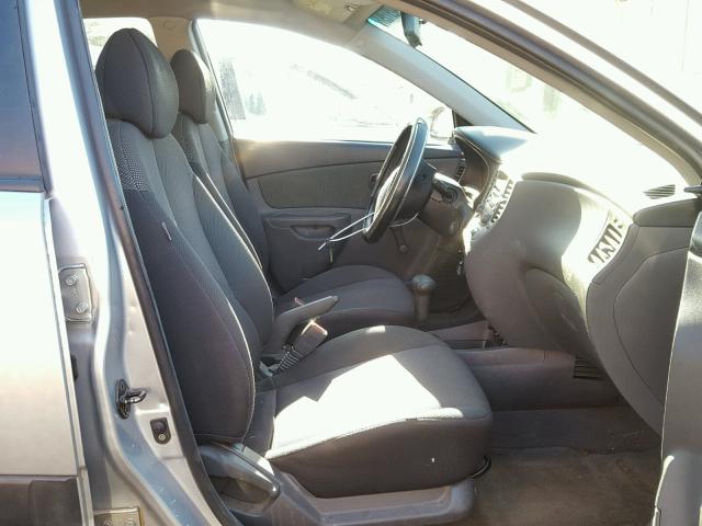 KNADE123966139966 - 2006 KIA RIO SILVER photo 5