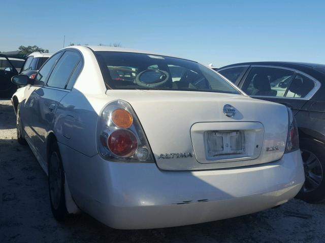 1N4AL11D03C307941 - 2003 NISSAN ALTIMA WHITE photo 3