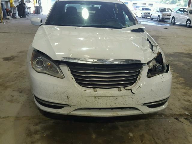 1C3CCBAB7EN206799 - 2014 CHRYSLER 200 LX WHITE photo 9