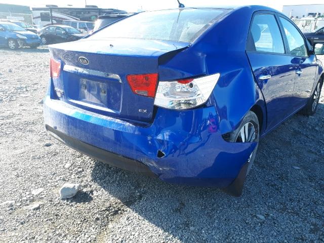 KNAFU4A26D5652374 - 2013 KIA FORTE EX BLUE photo 9