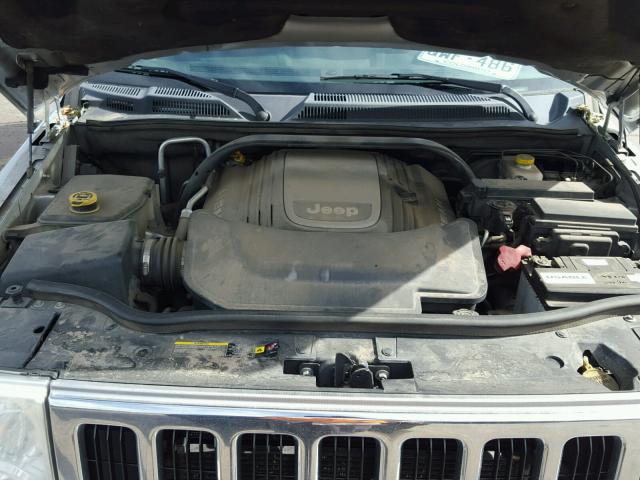 1J8HG58266C170493 - 2006 JEEP COMMANDER SILVER photo 7