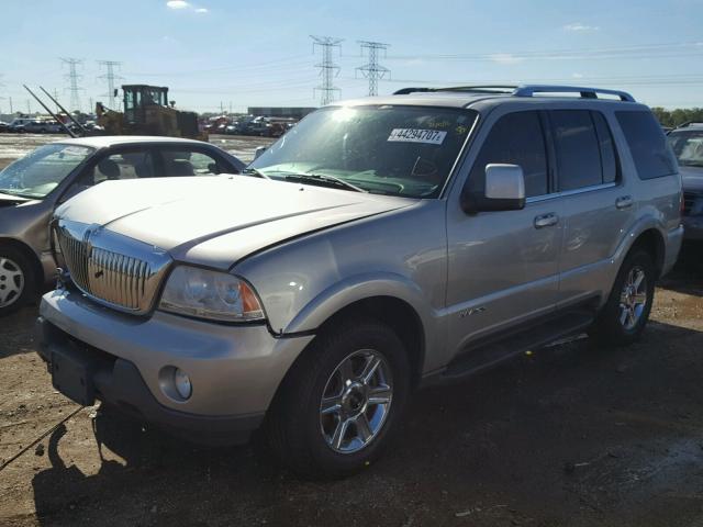 5LMEU88H25ZJ17982 - 2005 LINCOLN AVIATOR SILVER photo 2