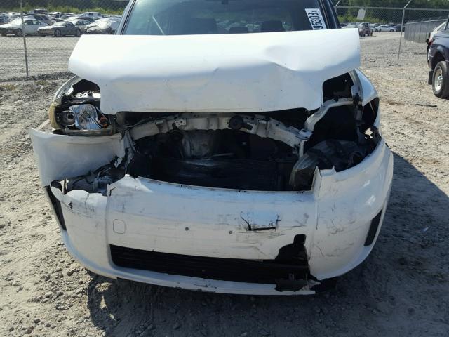 JTLKE50E291069934 - 2009 SCION XB WHITE photo 7