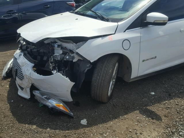 1FADP3R42DL125984 - 2013 FORD FOCUS BEV WHITE photo 9