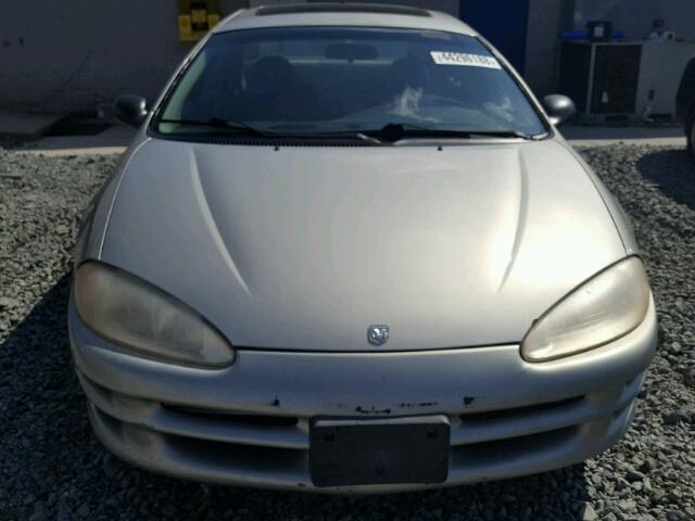 2B3HD46R9YH203837 - 2000 DODGE INTREPID BEIGE photo 9