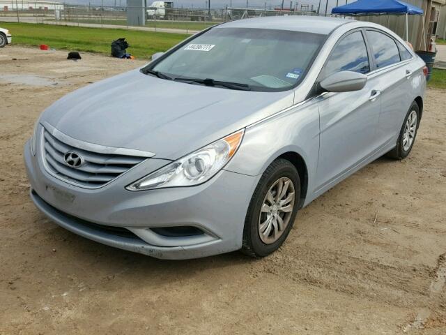 5NPEB4AC5BH279743 - 2011 HYUNDAI SONATA GLS GRAY photo 2