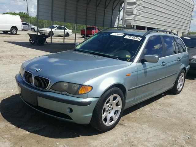 WBAEP33402PF01157 - 2002 BMW 325 XIT TEAL photo 2