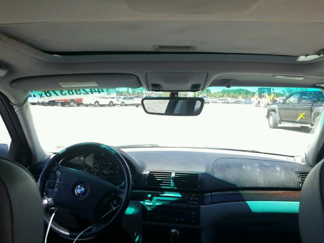 WBAEP33402PF01157 - 2002 BMW 325 XIT TEAL photo 9