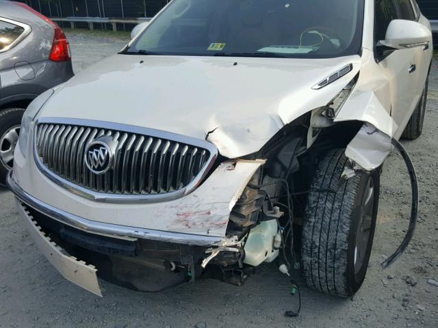 5GAER23728J197762 - 2008 BUICK ENCLAVE CX WHITE photo 9