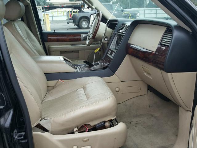 5LMFU27555LJ14943 - 2005 LINCOLN NAVIGATOR Қара фото 5