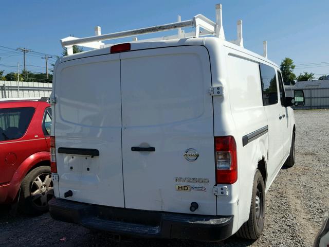 1N6AF0KX0EN106548 - 2014 NISSAN NV 2500 WHITE photo 4