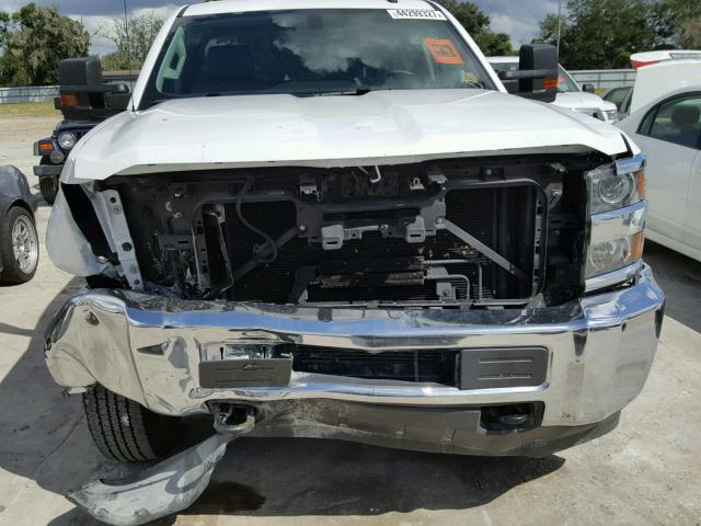 1GC2CUEGXGZ278262 - 2016 CHEVROLET SILVERADO WHITE photo 9