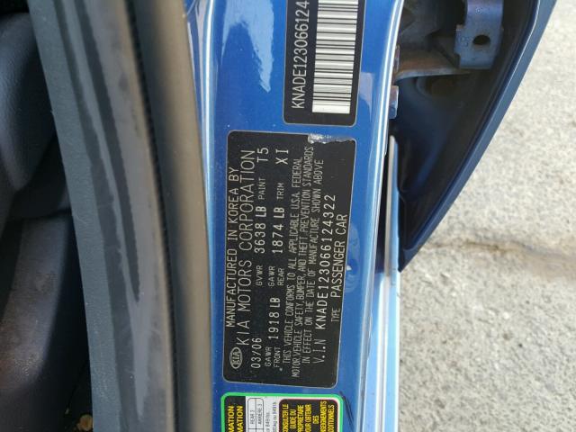 KNADE123066124322 - 2006 KIA RIO BLUE photo 10