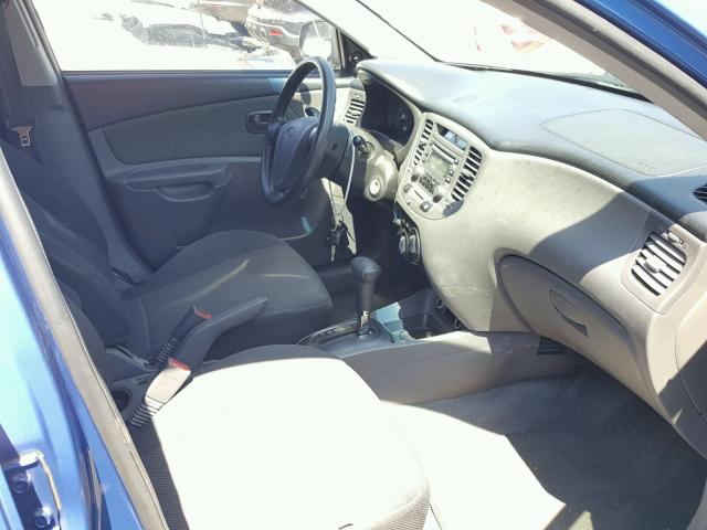 KNADE123066124322 - 2006 KIA RIO BLUE photo 5