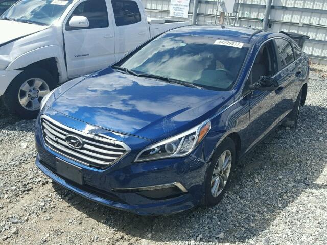 5NPE24AF5FH030214 - 2015 HYUNDAI SONATA BLUE photo 2