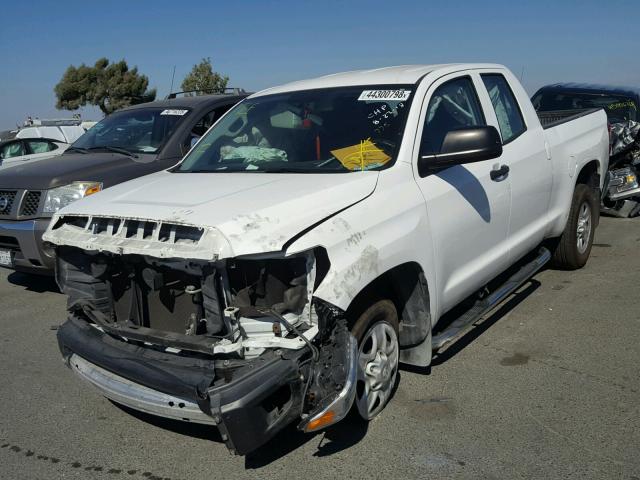 5TFRU5F13EX033324 - 2014 TOYOTA TUNDRA DOU WHITE photo 2