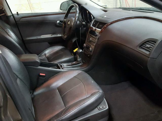 1G1ZE5E1XBF386300 - 2011 CHEVROLET MALIBU LTZ 灰色 照片 5