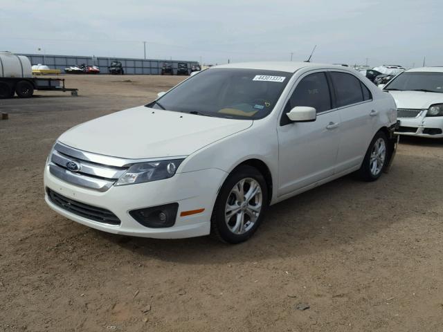 3FAHP0HA5CR395816 - 2012 FORD FUSION SE WHITE photo 2