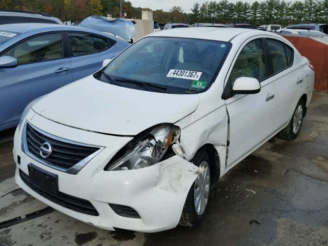 3N1CN7AP0CL919381 - 2012 NISSAN VERSA S WHITE photo 2