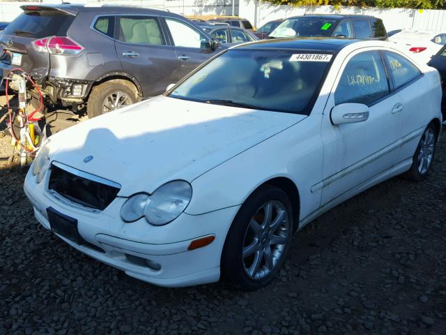 WDBRN40J23A423037 - 2003 MERCEDES-BENZ C 230K SPO WHITE photo 2